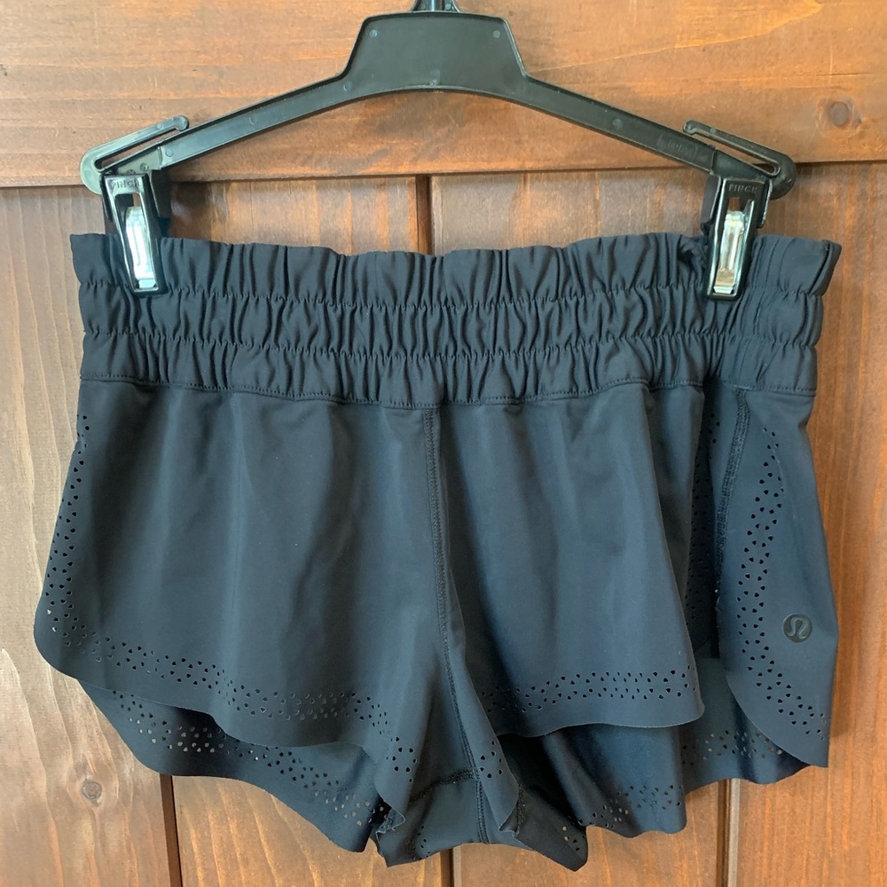 Lululemon swell chaser shorts